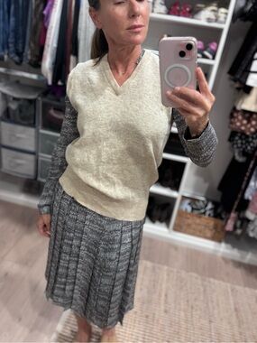 Vintage L.L. Bean Women's V-Neck Sleeveless Sweater Vest in Heathered Beige